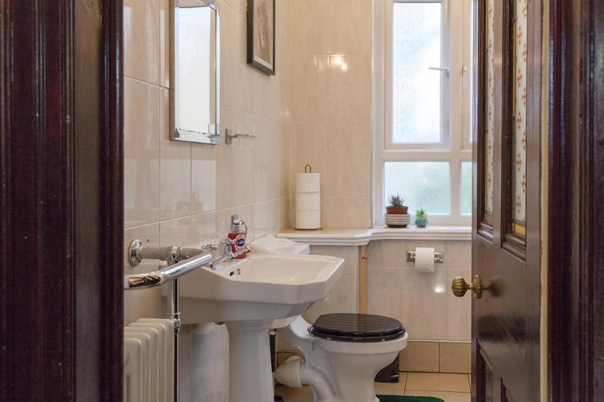 Villa Victorian Elegance At Kingscliffe, Sleeps 17 Manchester Esterno foto