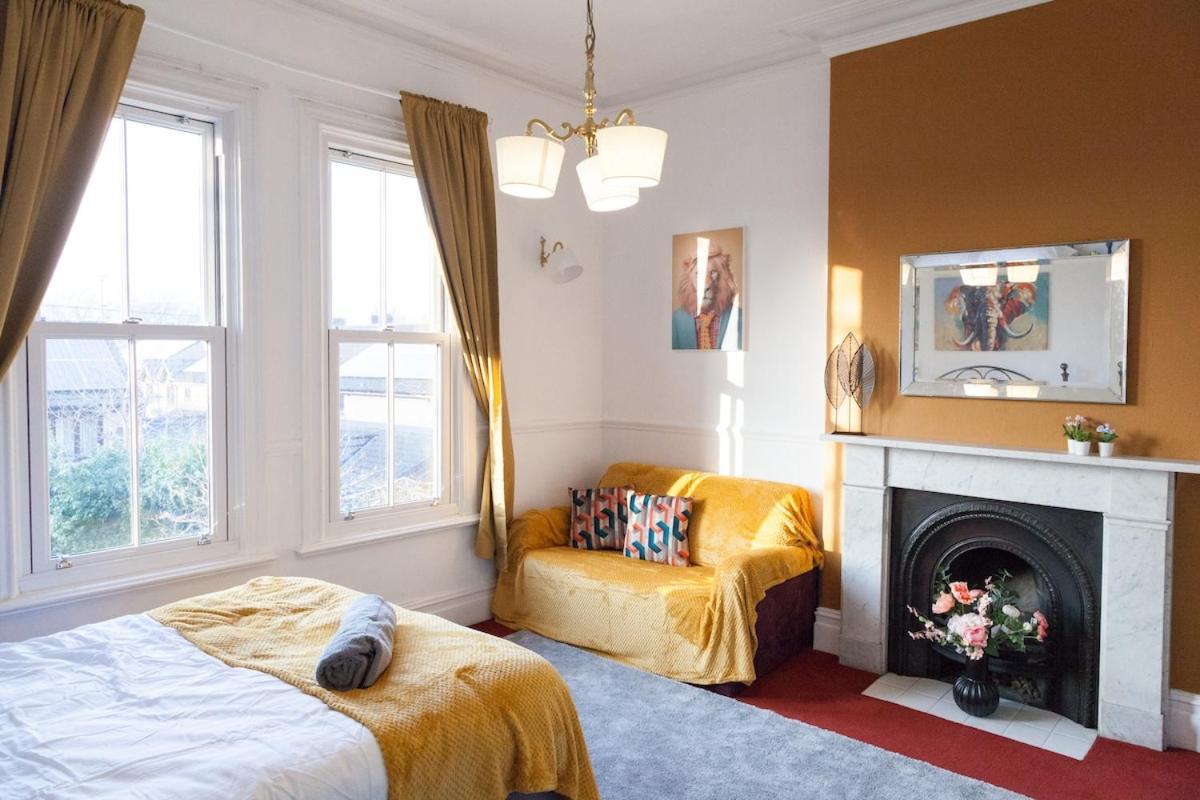 Villa Victorian Elegance At Kingscliffe, Sleeps 17 Manchester Esterno foto