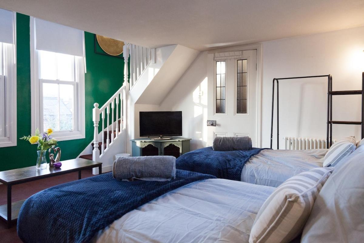 Villa Victorian Elegance At Kingscliffe, Sleeps 17 Manchester Esterno foto