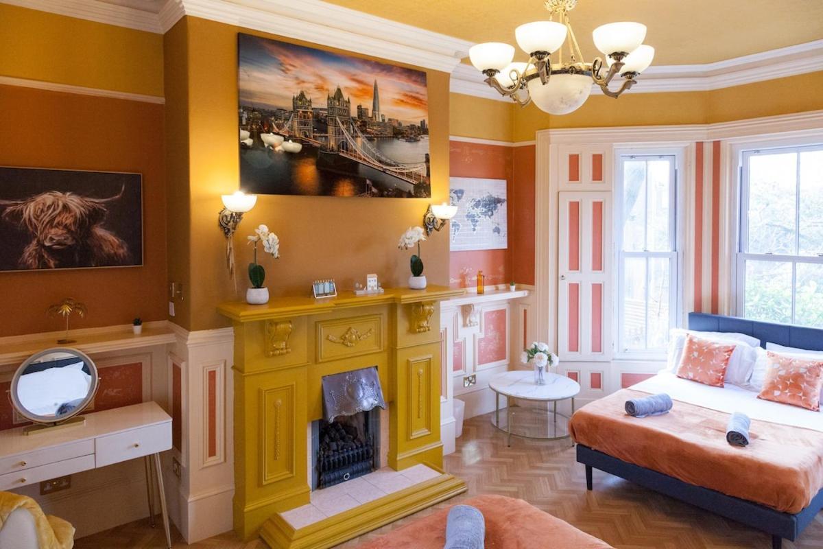 Villa Victorian Elegance At Kingscliffe, Sleeps 17 Manchester Esterno foto