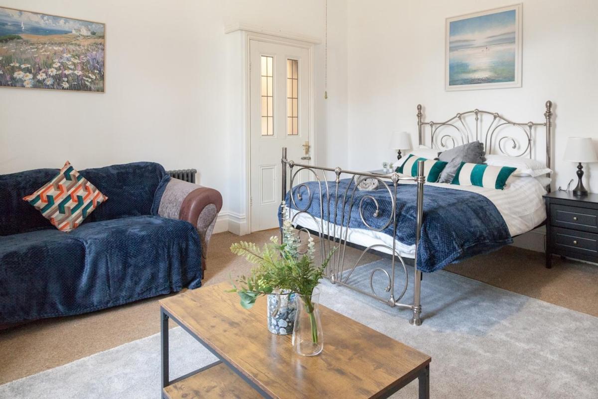 Villa Victorian Elegance At Kingscliffe, Sleeps 17 Manchester Esterno foto