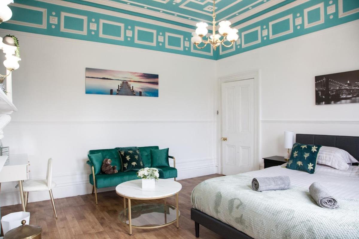 Villa Victorian Elegance At Kingscliffe, Sleeps 17 Manchester Esterno foto