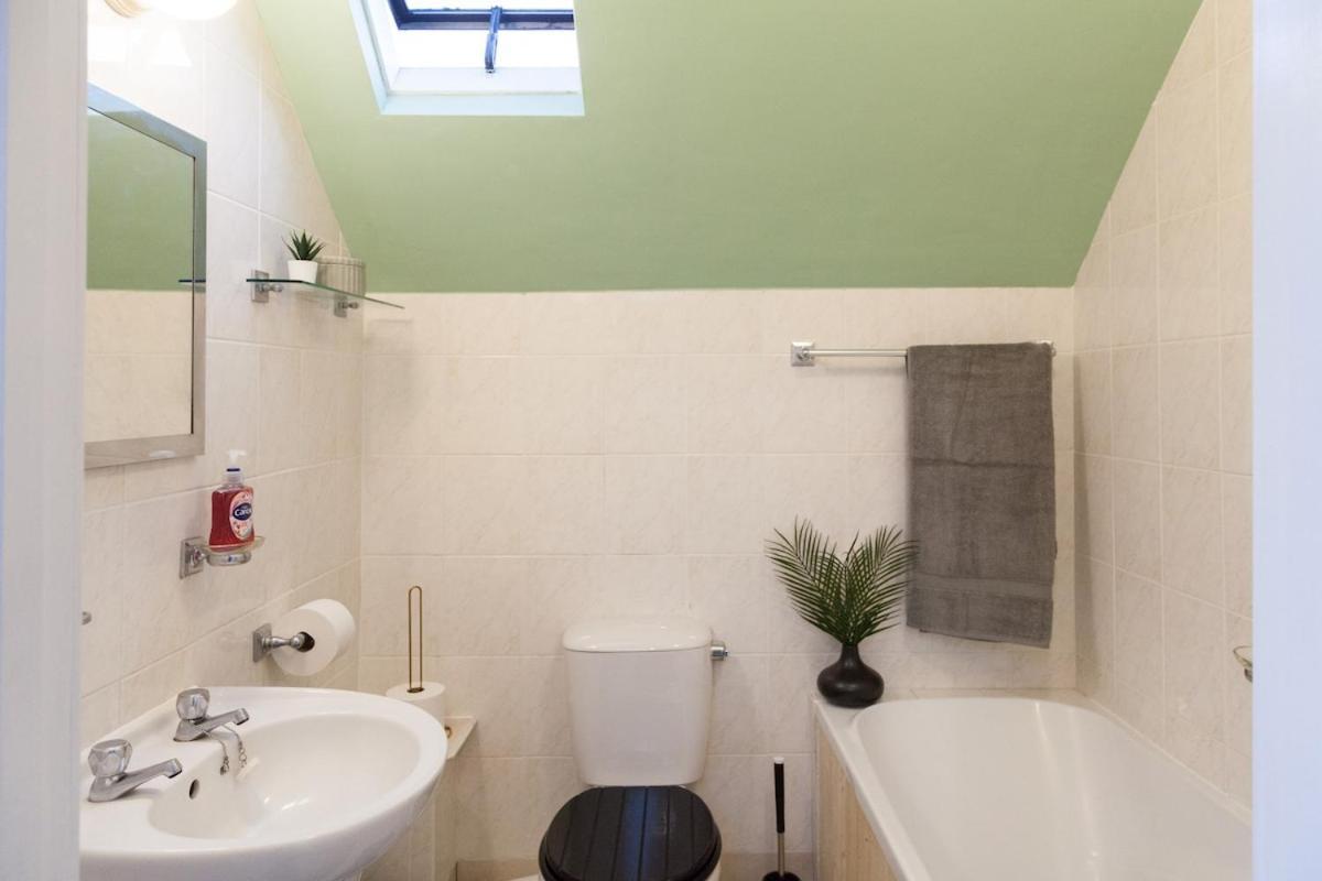 Villa Victorian Elegance At Kingscliffe, Sleeps 17 Manchester Esterno foto