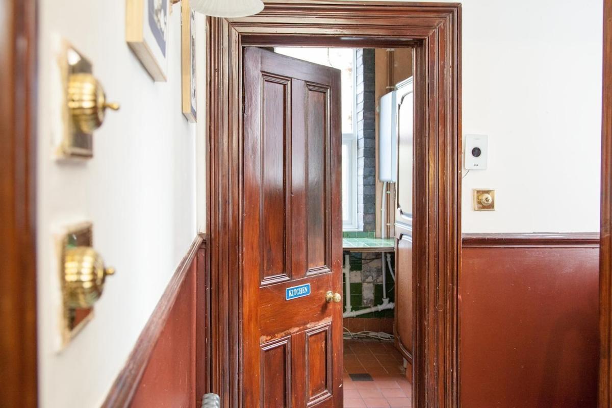 Villa Victorian Elegance At Kingscliffe, Sleeps 17 Manchester Esterno foto